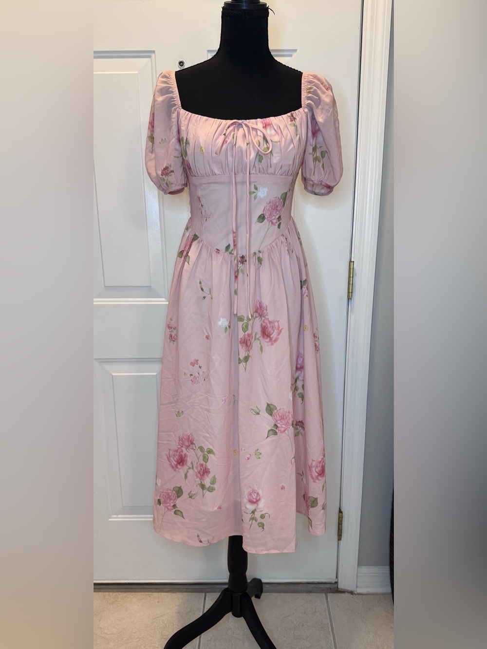 Blush Pink Floral Puff-Sleeve Midi Dress